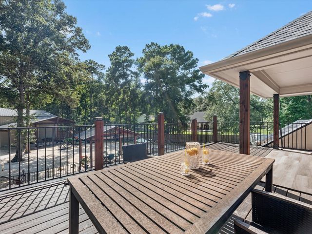 218 Lago Trace Drive, Huffman, TX 77336