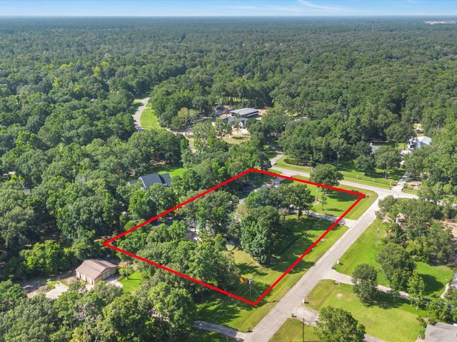 218 Lago Trace Drive, Huffman, TX 77336
