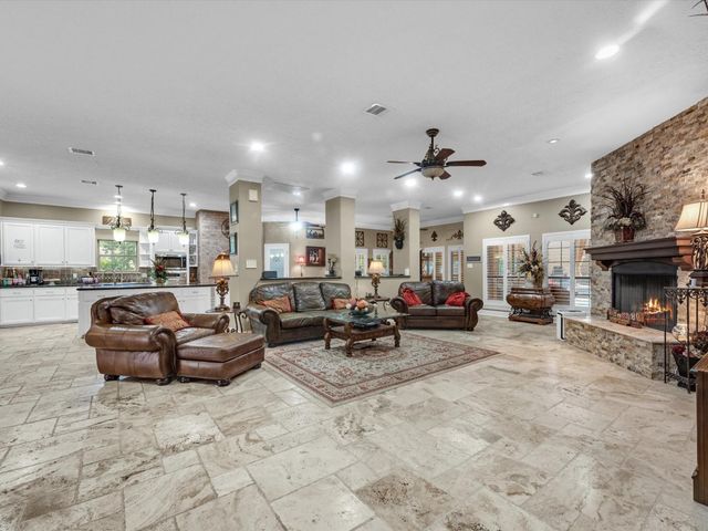 218 Lago Trace Drive, Huffman, TX 77336
