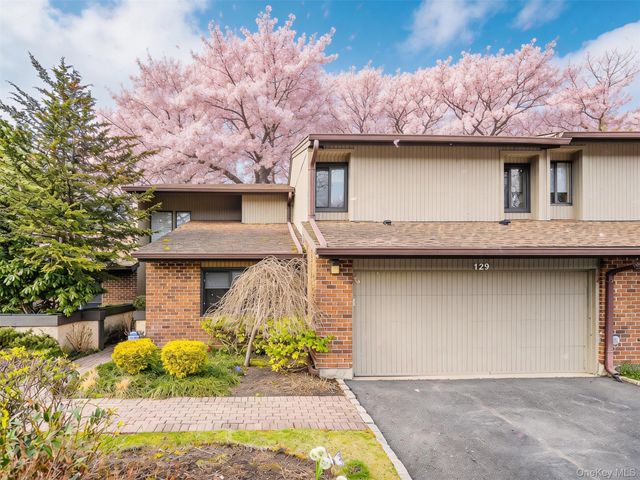 129 Golf View Drive 129, Jericho, NY 11753