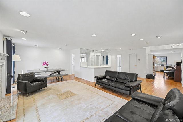 129 Golf View Drive 129, Jericho, NY 11753