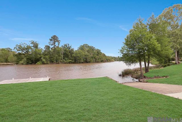 18485 H H Wilson Rd, Prairieville, LA 70769