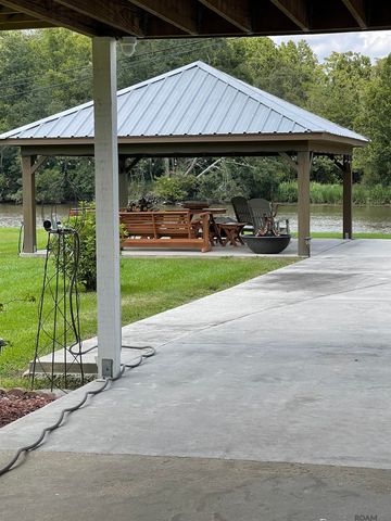 18485 H H Wilson Rd, Prairieville, LA 70769