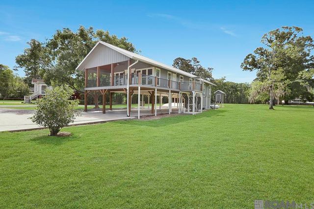 18485 H H Wilson Rd, Prairieville, LA 70769