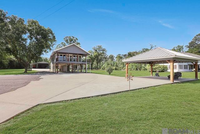 18485 H H Wilson Rd, Prairieville, LA 70769