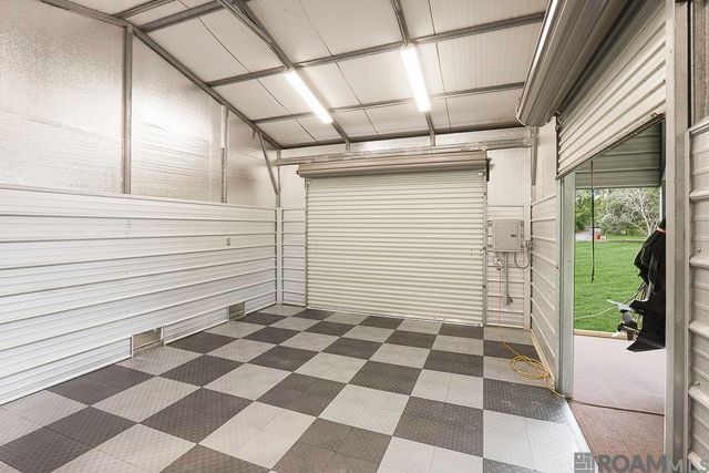 18485 H H Wilson Rd, Prairieville, LA 70769