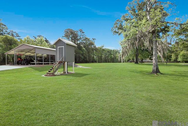 18485 H H Wilson Rd, Prairieville, LA 70769