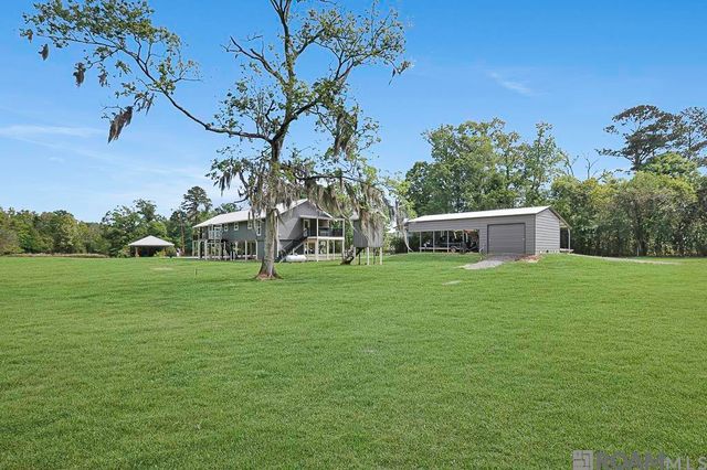 18485 H H Wilson Rd, Prairieville, LA 70769
