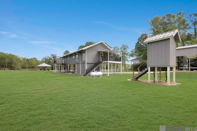 18485 H H Wilson Rd, Prairieville, LA 70769
