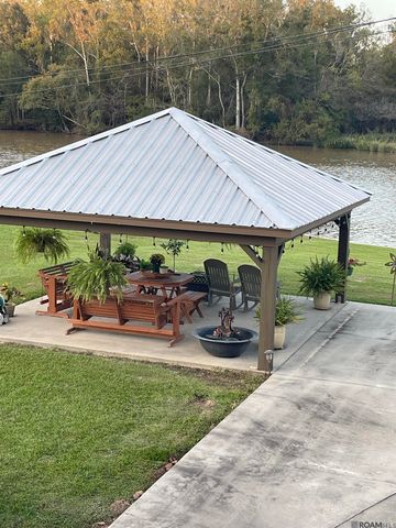 18485 H H Wilson Rd, Prairieville, LA 70769