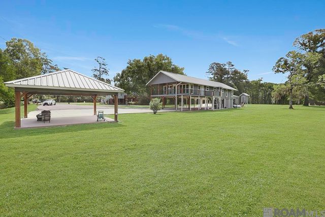 18485 H H Wilson Rd, Prairieville, LA 70769