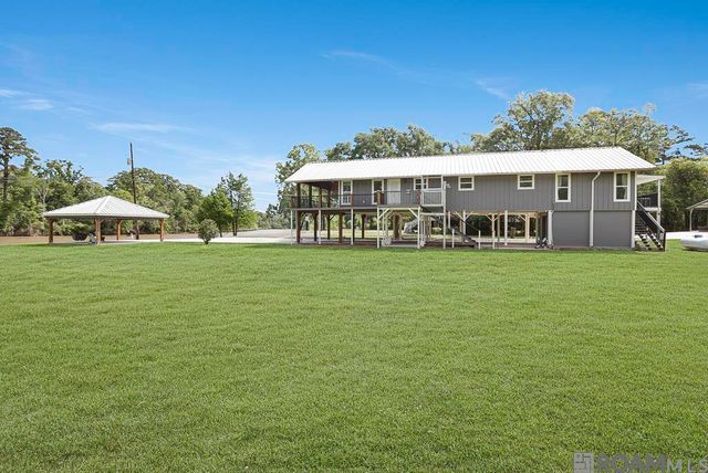 18485 H H Wilson Rd, Prairieville, LA 70769