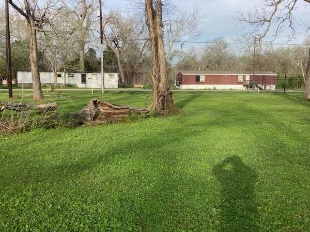 2025 Shanks Rd, Angleton, TX 77515