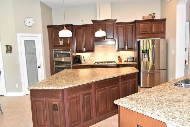 14822 Twin Waters Court, Houston, TX 77044