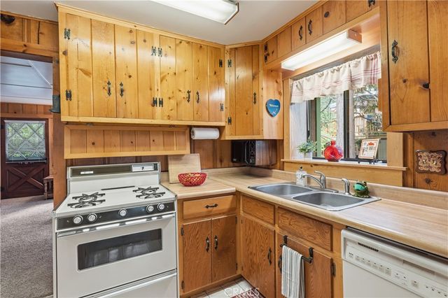 23404 Cloudview, Crestline, CA 92325