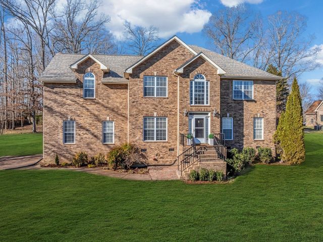 1034 Ridglea Drive, Burns, TN 37029