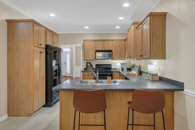 1034 Ridglea Drive, Burns, TN 37029