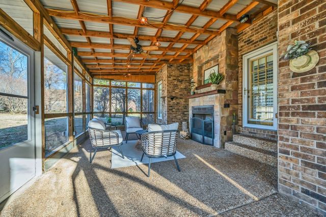 1034 Ridglea Drive, Burns, TN 37029