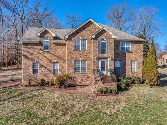 1034 Ridglea Drive, Burns, TN 37029