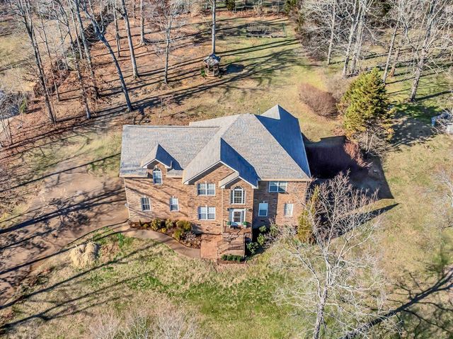 1034 Ridglea Drive, Burns, TN 37029