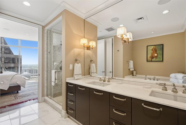 200 Congress Ave 25C, Austin, TX 78701