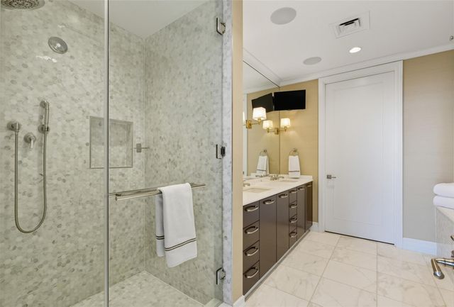 200 Congress Ave 25C, Austin, TX 78701