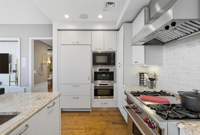 200 Congress Ave 25C, Austin, TX 78701