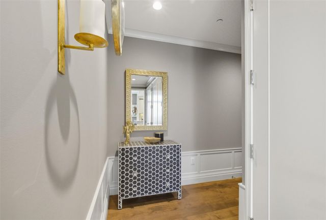 200 Congress Ave 25C, Austin, TX 78701