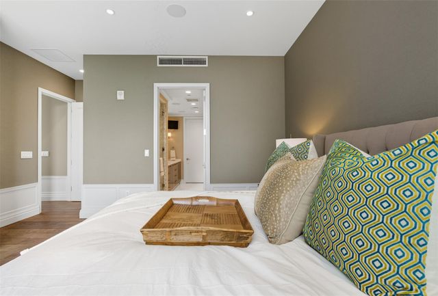 200 Congress Ave 25C, Austin, TX 78701