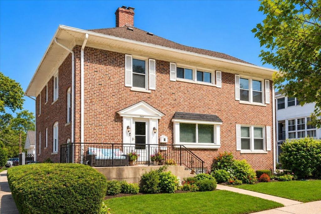 2611 Walnut Avenue, Evanston, IL 60201 — exterior