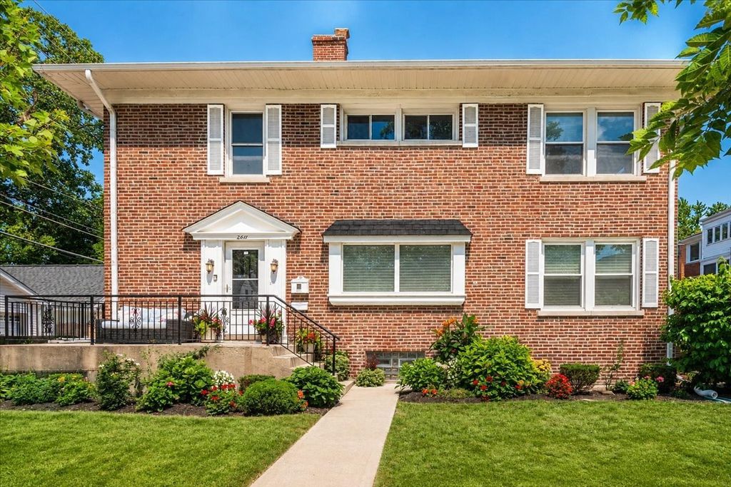 2611 Walnut Avenue, Evanston, IL 60201 — photo 2