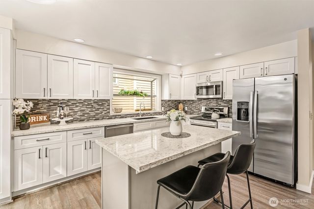 12637 104th Avenue NE, Kirkland, WA 98034