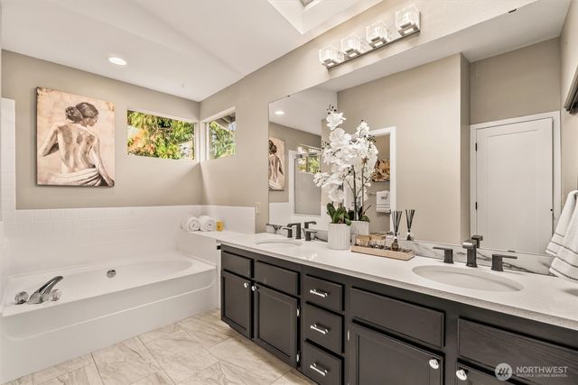 12637 104th Avenue NE, Kirkland, WA 98034