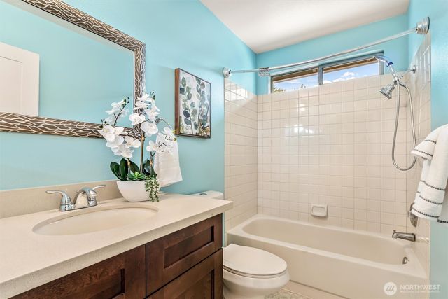 12637 104th Avenue NE, Kirkland, WA 98034