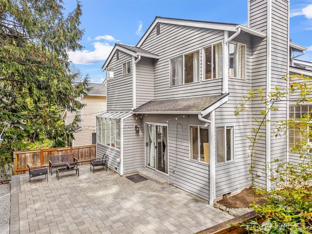 12637 104th Avenue NE, Kirkland, WA 98034