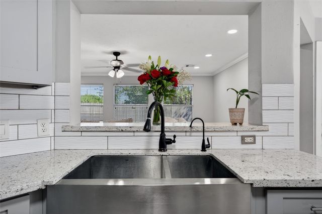 6046 Sandy Creek Drive, Baytown, TX 77523