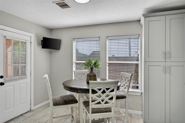 6046 Sandy Creek Drive, Baytown, TX 77523