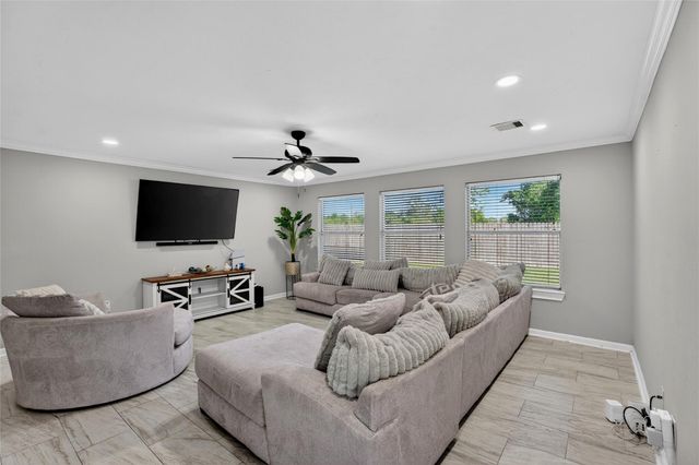 6046 Sandy Creek Drive, Baytown, TX 77523