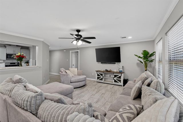 6046 Sandy Creek Drive, Baytown, TX 77523