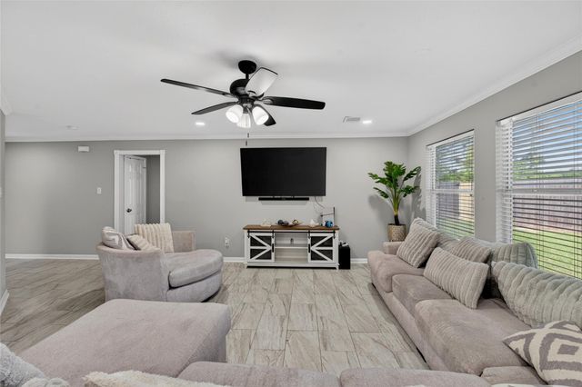 6046 Sandy Creek Drive, Baytown, TX 77523