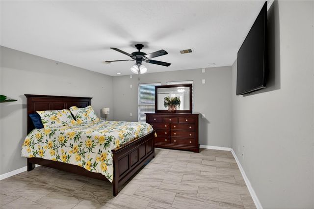 6046 Sandy Creek Drive, Baytown, TX 77523