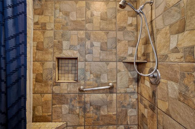 6046 Sandy Creek Drive, Baytown, TX 77523