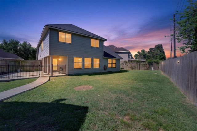 6046 Sandy Creek Drive, Baytown, TX 77523