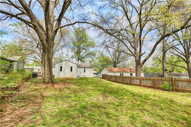 705 W 91st Street, Kansas City, MO 64114