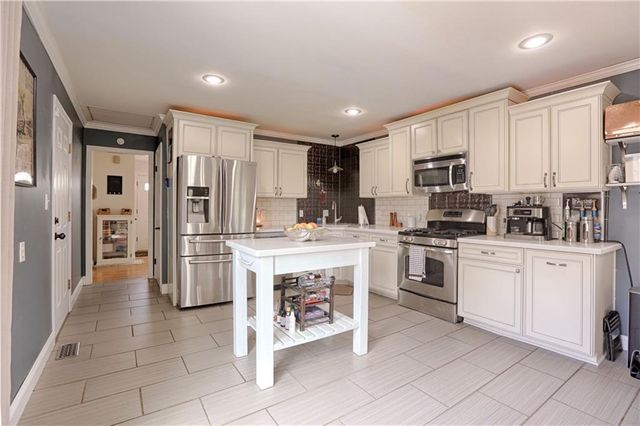 705 W 91st Street, Kansas City, MO 64114