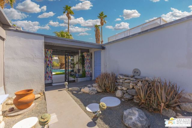 784 E Alexander Way, Palm Springs, CA 92262