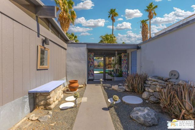 784 E Alexander Way, Palm Springs, CA 92262