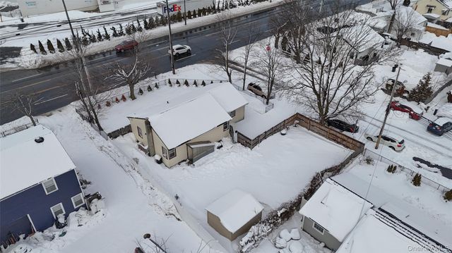 1733 5th Avenue, Bay Shore, NY 11706