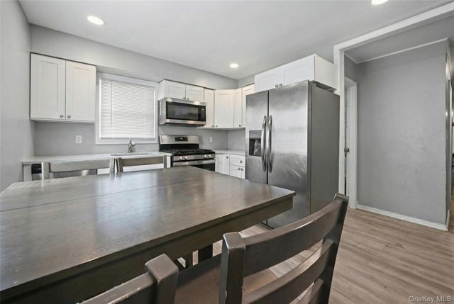 1733 5th Avenue, Bay Shore, NY 11706