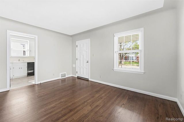 22424 Nowlin Street, Dearborn, MI 48124